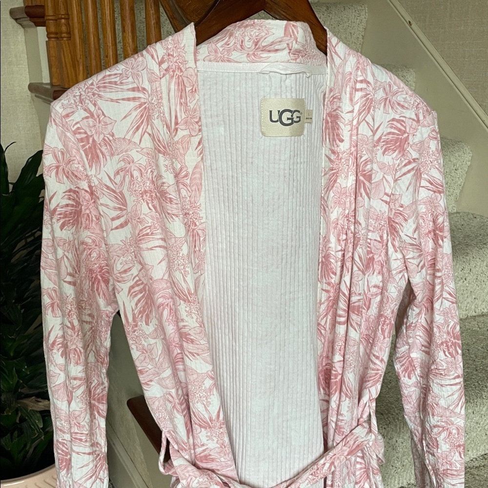 UGG Australia REAL UGG Light Pink Tropical Leaf Pattern Robe - Picture 2 of 16